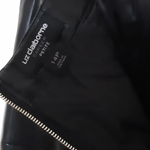 Faux leather back zip skirt - Picture 3 of 4